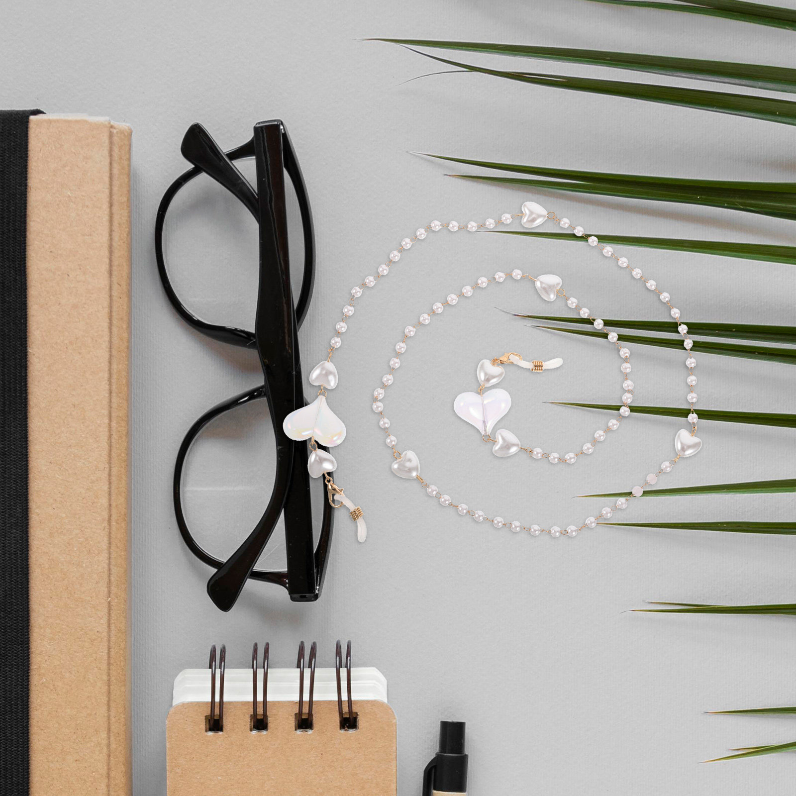 Mask Lanyard Adjustable - سلسلة نظارات عصرية على شكل قلب